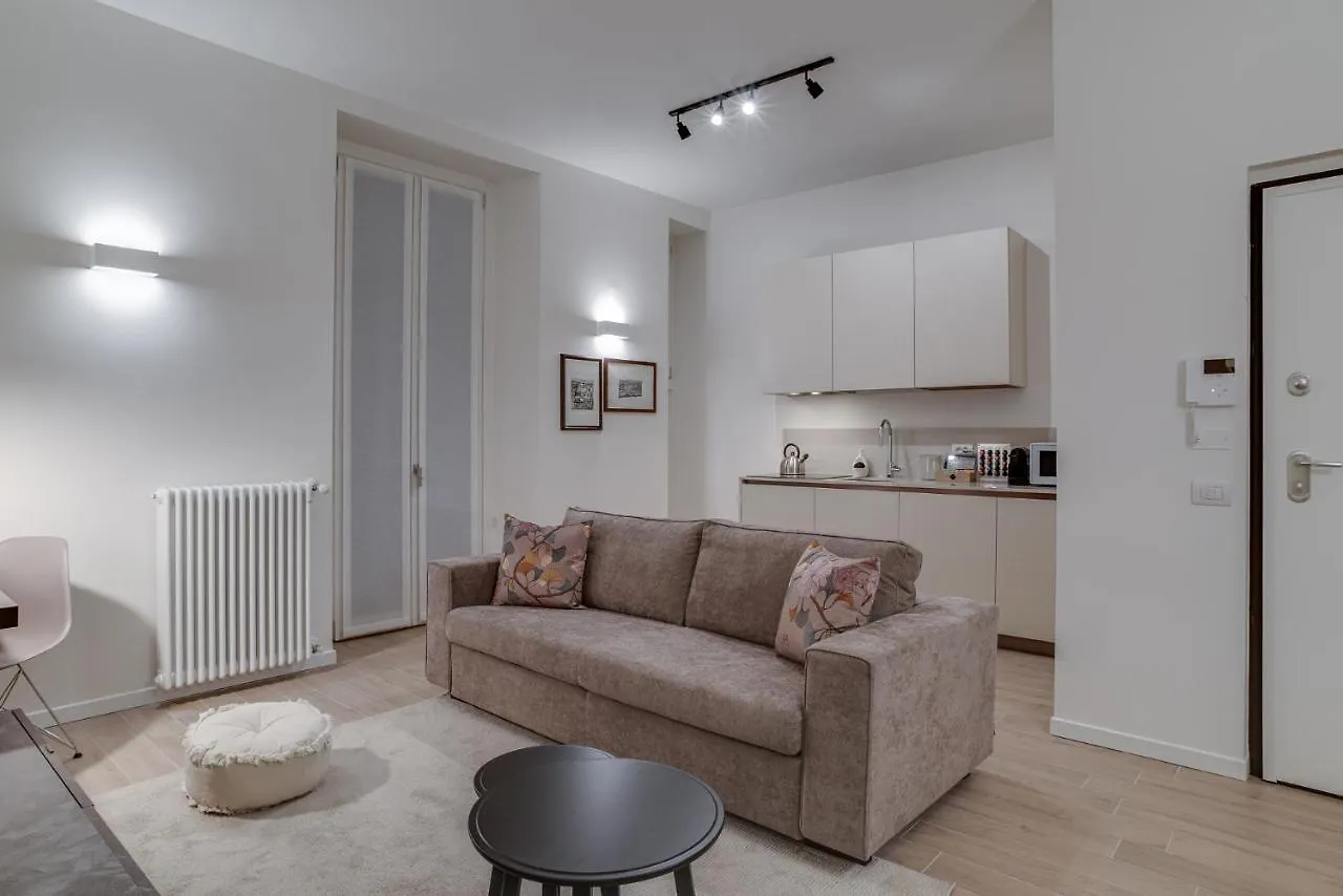 Leisure & Design In The Center Of Milan Apartment