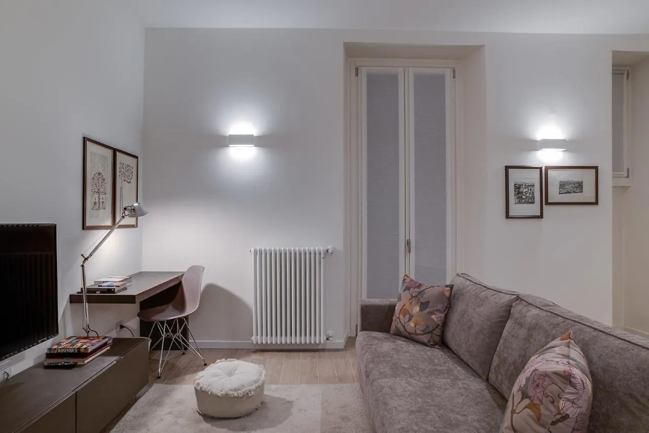 Leisure & Design In The Center Of Milan Apartment