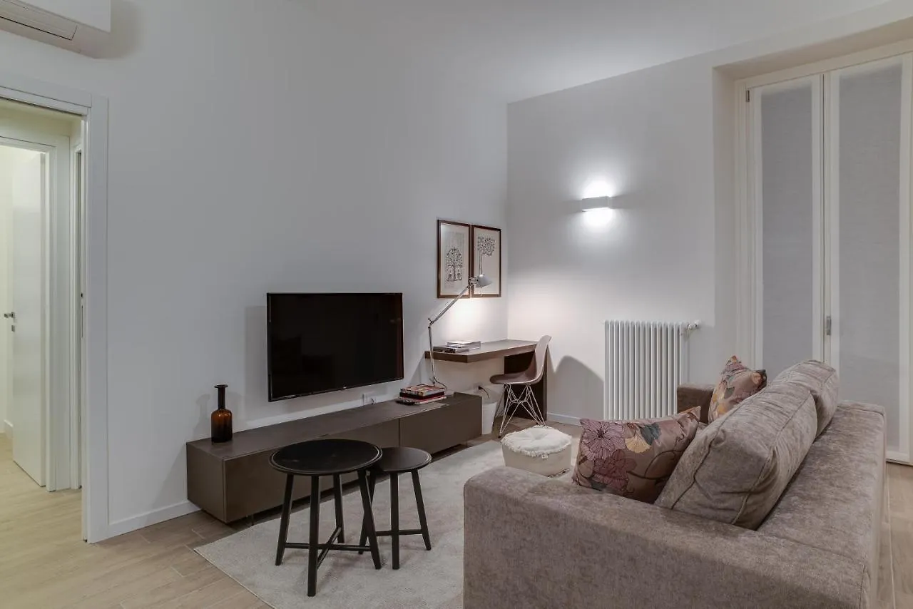 Leisure & Design In The Center Of Milan Apartment Italy