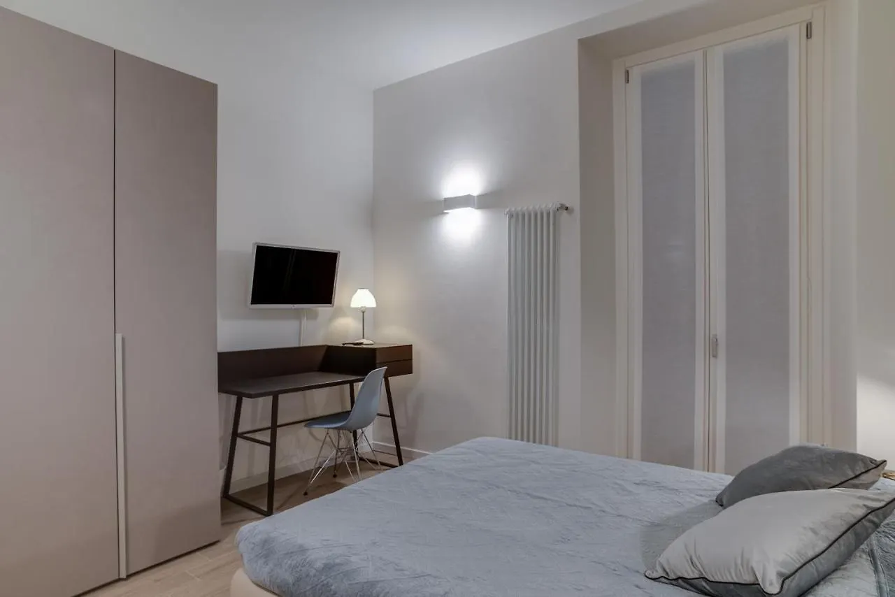 Leisure & Design In The Center Of Milan Apartment
